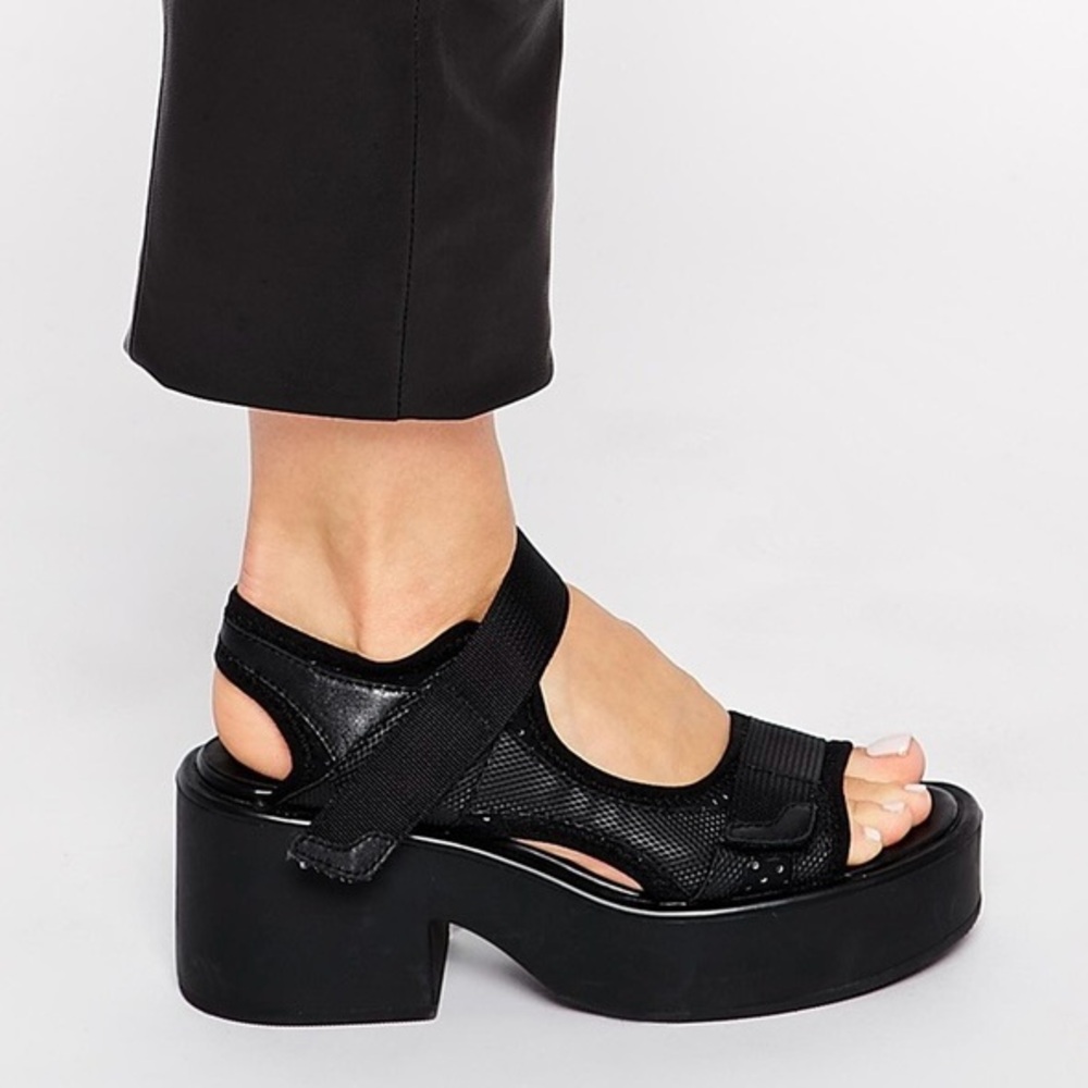 Vagabond Emma Velcro Platform Sandals - Picture 2 of 4